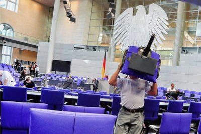 Der Bundestag soll nach dem Entwurf der Ampel-Parteien von derzeit 736 auf 630 Sitze verkleinert werden 