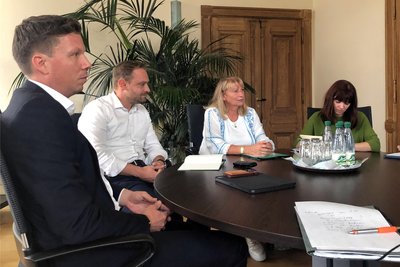 Am Tisch des OB dabei: Kilian Lange, Alexander Dirks, Petra Köpping und Juliane Pfeil (v. l.).