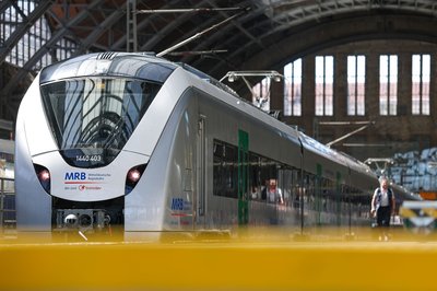 Wegen fehlender Oberleitung auf der Bahnstrecke Chemnitz-Leipzig sind dort inzwischen Akkuzüge im Einsatz.