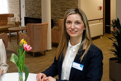 Kathleen Hanschke, Mitarbeiterin in der Heimleitung von Azurit, hält weitere Reformen bei der Finanzierung der Pflege für erforderlich.