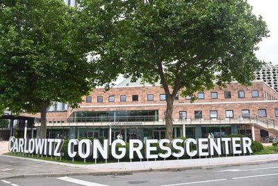 Aufgeführt wird die Weihnachtsgeschichte im Dezember im Carlowitz-Congress-Center.