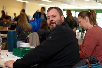 Der Hahn im Korb: Torsten Marquardt war am Samstag der einzige Mann im Veranstalter-Team.