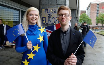 Laura-Sophie Schaaf (29) und Lucas Morgenstern (27) von "Pulse of Europe"