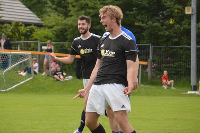 Der Ausgleich! Annabergs Niklas Otto jubelt über seinen Kopfball zum zwischenzeitlichen 1:1.