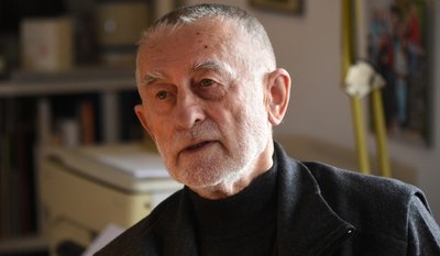 Karl Clauss Dietel im Arbeitszimmer seines Hauses am Rande des Zeisigwaldes. Der renommierte Formgestalter, der über Jahrzehnte hinweg in Chemnitz bzw. Karl-Marx-Stadt zu Hause war, ist am 2. Januar im Alter von 87 Jahren verstorben. 