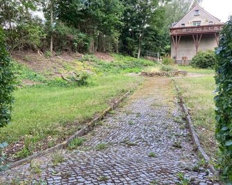 In dem kleinen Park an der Gartenstraße wurden im Winterhalbjahr bereits vorbereitend Bäume gefällt, in den nächsten Tagen sollen die Neugestaltung und Bepflanzung beginnen. 