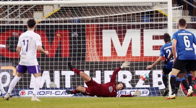 Das 3:3 in der Nachspielzeit: Aues Keeper Martin Männel konnte zunächst noch klären, war danach aber gegen Correia machtlos.