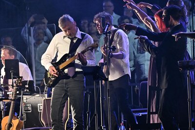 Der Autor des Musicals, Albert Frey, stand selbst als Gitarrist mit auf der Bühne.