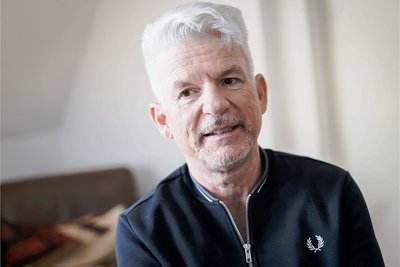 Heinz Strunk bereut heute, nicht früher mit der Schriftstellerei angefangen zu haben. 