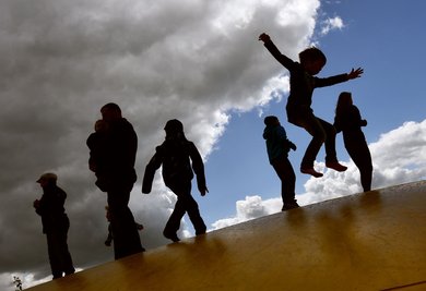 Alle Kinder haben das Recht auf Spiel: So steht es in Artikel 31 der UN-Kinderrechtskonvention.