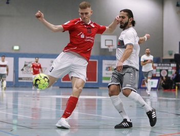 Fabian Schulz (l.) fiebert nach dem Bundesliga-Kantersieg von Samstag nun den Futsal-Länderspielen gegen Tschechien entgegen. 