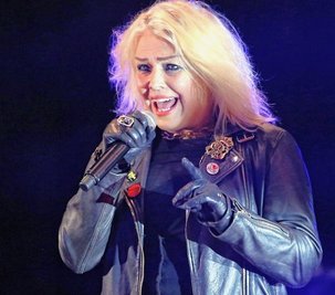 Kim Wilde. 