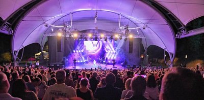 Das Naturtheater Bad Elster ist die Top-Adresse für Open-Air-Konzerte in der Region. Insgesamt 24 Konzerte gehen hier ab 18. Mai über die Bühne. 