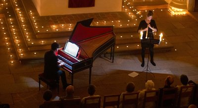 Elisabeth Beckert (Oboe) und Pascal Kaufmann (Orgel und Cembalo) spielten im zauberhaften Ambiente. 
