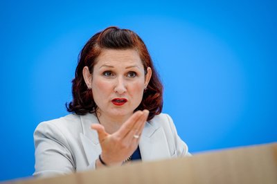 Die Antidiskriminierungsbeauftragte meldet eine Rekordzahl an Anfragen. (Archivbild)