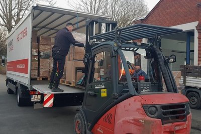 Ein Hilfstransport aus Falkenstein ging letzte Woche Richtung Ukraine. Inzwischen setzt die Kommune auf finanzielle Unterstützung.