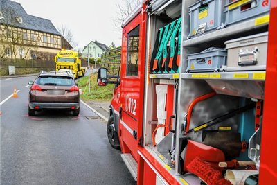 Freitagfrüh musste in Grünstädtel wegen eines Auffahrunfalls die Feuerwehr ausrücken. 