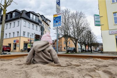 Der Sandkasten auf dem Neumarkt. Als Spielplatz deklariert, soll er dort ein Alkoholverbot ermöglichen.