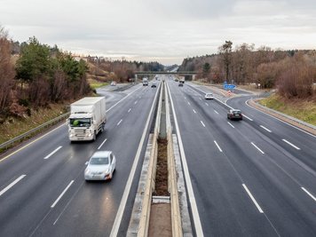 Die Einschränkungen auf der A 72 - hier der Bereich der Anschlussstelle Treuen - sind beseitigt. Der acht Kilometer lange Abschnitt zwischen Treuen und Reichenbach war seit März erneuert worden. 