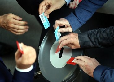 Die gleiche Prozedur wie am 17. Juni (Foto): Morgen stimmen die Bundestagsabgeordneten in einer der Sondersitzung erneut über Griechenland-Hilfen ab.