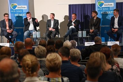 Zum Wahlforum der "Freien Presse" stellten sich (von links) Lars Naumann (FWB), Matthias Hofmann (AfD), Maik Müller (CDU), Dirk Guhl, Benjamin Seidel (beide parteilos) und Steve Sarfert (SPD) den Fragen. 