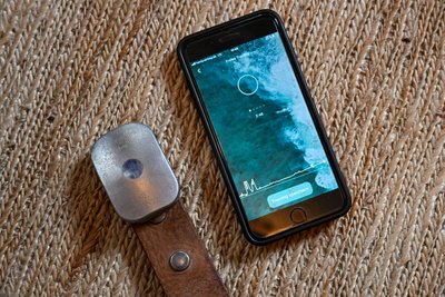 Mit dem Gürtel und der App von „DeepBreath“ kann der Atem analysiert werden.