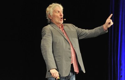 Kabarettist und Moderator Jürgen Becker ist mit "Die Ursache liegt in derZukunft" in Bad Elster. Geplant ist dafür der 18. Februar. 