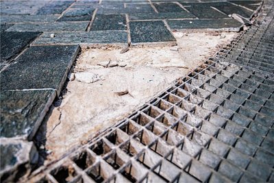 Auch an anderen Stellen am Musikbrunnen hat der Zahn der Zeit genagt.