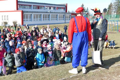 In Brand-Erbisdorf eröffnete Oberbürgermeister Martin Antonow (r.) den Kinderfasching.