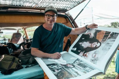 Starfotograf Chris Gonz war auch schon bei der Camping-Redaktion der „Freien Presse“ zu Gast.