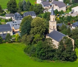 Der Hügel links von der Kirche kommt als Standort nicht mehr infrage.