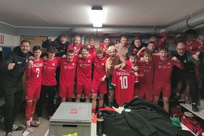 Die B-Junioren des FSV Zwickau hatten nicht nur nach dem jüngsten Sieg gegen den JFV Neuseenland Grund zur Freude.