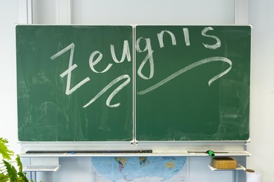 Aus den Halbjahreszeugnissen für Sachsens 34.000 Viertklässler leiten sich die Bildungsempfehlungen für Klasse 5 ab: Gymnasium oder Oberschule.