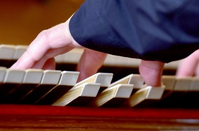 Die Ladegast-Orgel in Lugau hat zwei Manuale.