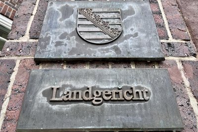 Drei Richter und zwei Schöffen verhandeln den Fall am Landgericht Chemnitz.