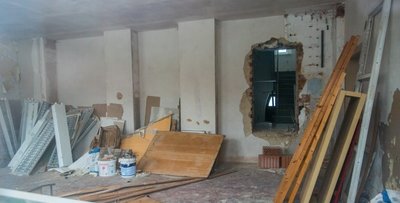 Der Großteil im 4000 Quadratmeter großen Gymnasium ist verwaist: Bemühungen, die Innenräume zu sanieren, mussten aufgegeben werden.