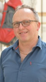Axel Eilenberger, Inhaber des Geschäfts "Rucksachse", ist erleichtert: "Es war allerhöchste Eisenbahn für uns und unsere Kunden. Es ist doch gerade bei den sommerlichen Temperaturen ein ganz anderes Beraten und miteinander Reden ohne Maske."