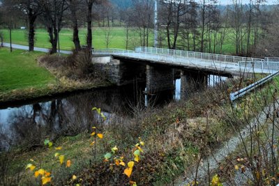 Endlich wird sie gebaut, aber sie verhindert weitere Investitionen: die Noßwitzbrücke.