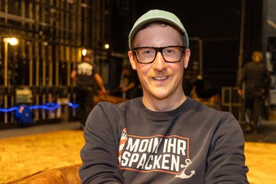 Schauspieler Malte Sylvester ist gebürtiger Hamburger – was unschwer zu erkennen ist.