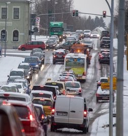 Auch auf der Feldschlösschenkreuzung in Annaberg-Buchholz kam es zu Verkehrsbehinderungen. 