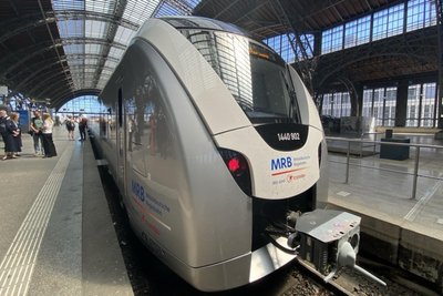 Ein Akkuzug der Linie RE 6 der MRB im Leipziger Hauptbahnhof. Nach dem Ausbau sollen die Regionalzüge im Halbstundentakt rollen.