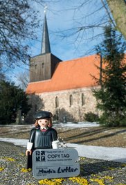 Martin Luther pilgert durch Deutschland.