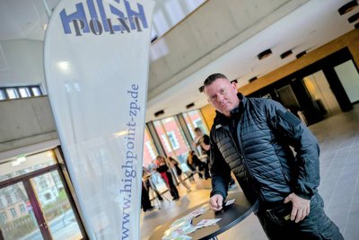 Mit seinem Team kümmerte sich Jörg Ponsong vom Jugendclub-Verein um den Jugendschutz und einen Info-Stand des High-Point.