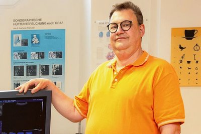 Zu Allgemeinmediziner Uwe Schirmer kommen aktuell viele Scharlach-Patienten, doch er kann sie nicht mit Penicillin behandeln. 
