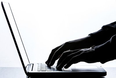 Symbobild. Cyber-Kriminelle können ihren Opfern durch Identitätsdiebstahl und andere Wege enormen Schaden zuführen.