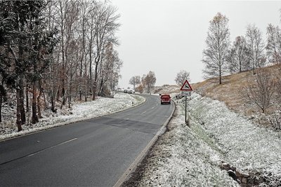 Die Straße von Hilbersdorf nach Freiberg. Um hier einen Radweg zu installieren, fand bereits 2018 eine Demonstration statt. 