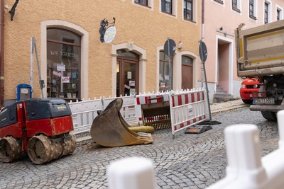 Die aktuelle Baustelle auf der Großen Kirchgasse endet vor der Buchhandlung. Im nächsten Jahr geht es dort weiter.