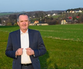 Sachsens Minister Thomas Schmidt wohnt seit 61 Jahren in Taura (im Hintergrund)/Köthensdorf. 