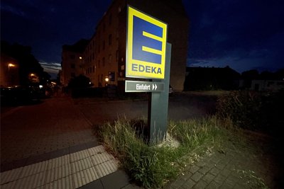 Spätkauf? Nicht hier. Wer bei diesem Edeka in Chemnitz nach 20 Uhr noch etwas erwerben möchte, wird enttäuscht. Samstags sind die Türen sogar nur bis 16 Uhr geöffnet.