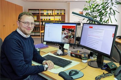 Mirko Gölker kümmert sich als Leiter des Servicecenters bei der Firma Procurax in Hohenstein-Ernstthal um Betrugsmaschen.